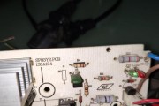 电视机绿灯无法充电的问题及解决方法（如何修复电视机充电时绿灯不亮的情况）