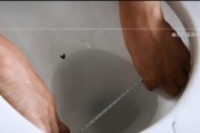 深入探讨松下马桶溅水的原因及解决措施（揭秘马桶溅水现象的根源并给出解决方案）