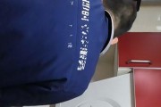 油烟机清洗后变蓝色（分析蓝色现象原因）