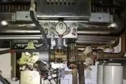热水器突然冒火，如何应对（热水器安全使用的关键措施）