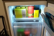 冰箱噪音大的原因及解决方法（揭秘冰箱噪音的4个主要原因）