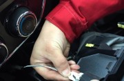 防充电器掉落面板安装方法是什么？