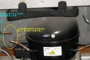 小冰箱发出异味是什么原因（解析小冰箱产生异味的根本问题及解决办法）