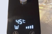 饮水机屏幕闪烁的原因及解决办法（揭秘饮水机屏幕闪烁的神秘面纱）