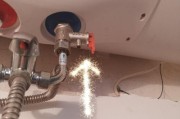 热水器水箱漏水的修理方法（解决热水器水箱漏水问题的实用技巧）