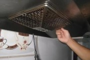 油烟机风轮上的油如何清洗（掌握清洗油烟机风轮的方法）