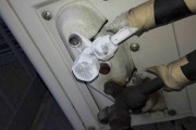 空调上出现化霜是怎么回事（了解空调化霜现象的原因和解决方法）