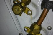 应对空调排水管道漏水的方法（解决空调排水管道漏水问题的有效措施）