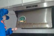 油烟机如何彻底清洗重油污（有效清洁技巧让你的油烟机焕然一新）