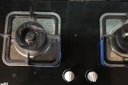 燃气灶清洗困难的原因及解决方法（了解清洗难题背后的原因）