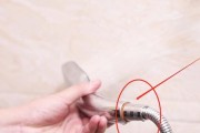 热水器排气管漏水处理方法（解决排气管漏水问题的关键）