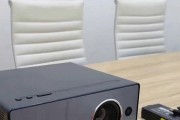 松下投影仪查看灯时的方法是什么？