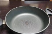 电饭煲锅底没刮干净的解决方法（省时又省力）