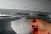 冰箱结冰严重急救指南（解决冰箱结冰问题的简便方法）