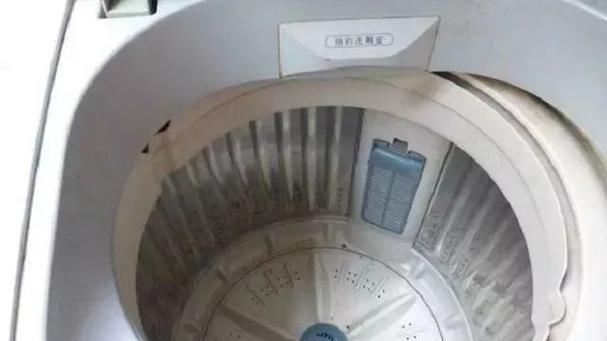怎样清洗洗衣机里的钱（一种简单的方法让你的钱焕然一新）