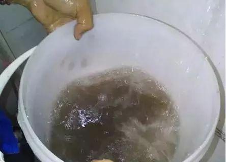 燃气水垢清洗方法（有效清除热水器中的水垢）