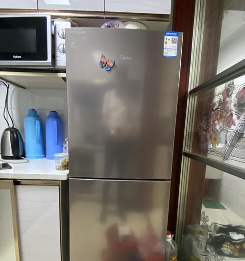 美的冰箱电脑板故障修理指南（解决冰箱电脑板故障的实用方法及注意事项）