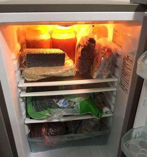 冰箱电机正常却不制冷，问题何在（解析冰箱制冷问题的可能原因及解决方法）