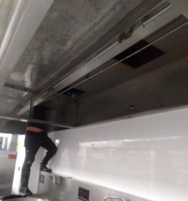 商用清洗油烟机的有效方法（解决餐厅油烟困扰的关键技巧）