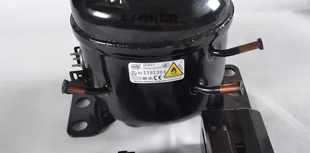 冰柜灯不亮的修理方法（解决冰柜灯不亮的简单技巧和注意事项）