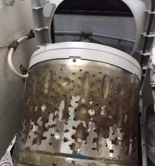 洗衣机脱水时抖得厉害的原因及解决方法（洗衣机脱水过程中的抖动可能存在的问题及应对措施）
