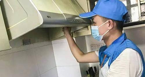 江阴油烟机清洗的选择及注意事项（教你如何选择合适的油烟机清洗方式）