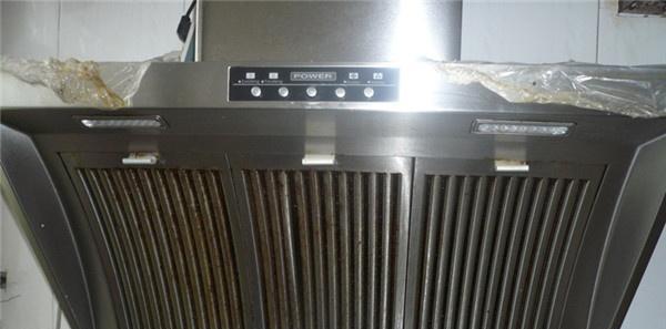 如何清洗海燕牌抽油烟机（简单易行的清洗技巧及步骤）