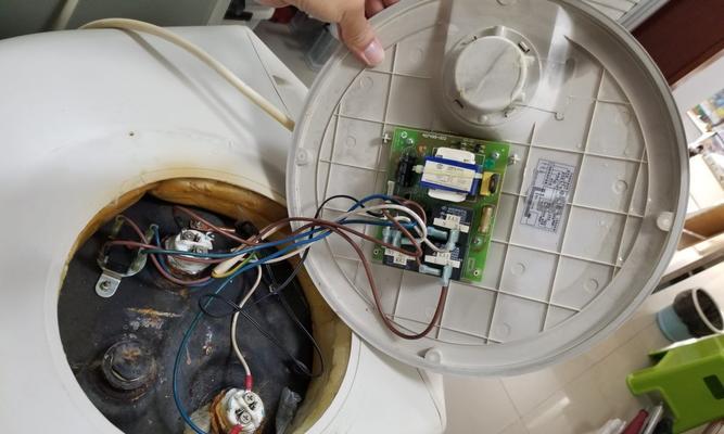 解决热水器不结水垢的方法（保养热水器）