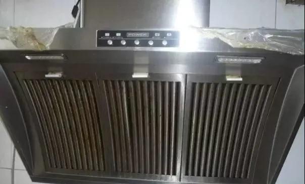 如何修理漏油的油烟机灶具开关（解决家庭厨房油烟机灶具开关漏油问题的有效方法）