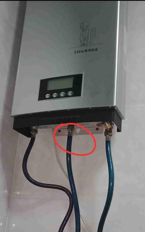 如何正确清洗燃气热水器内胆（简单易行的方法让您的燃气热水器保持清洁）