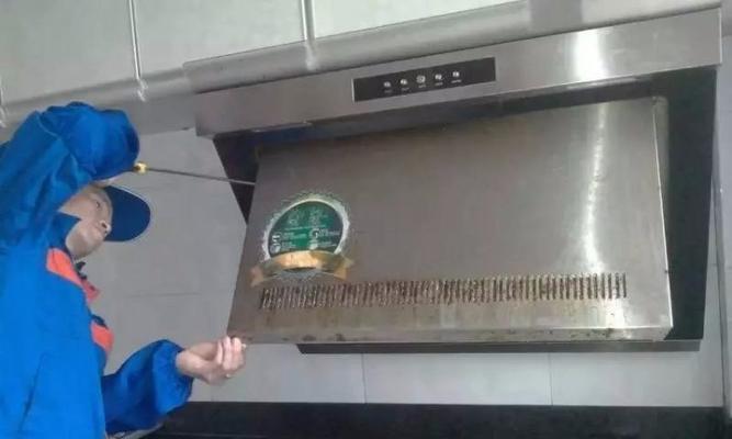 路边油烟机清洗指南（轻松解决路边油烟机清洗难题）