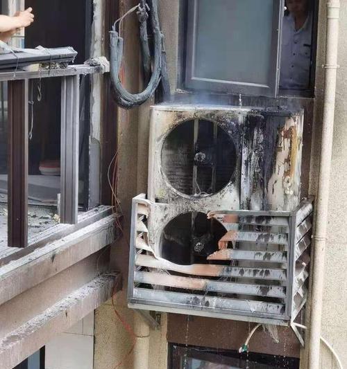 空调漏水的原因与解决方法（揭秘空调漏水的常见原因及简易修复方法）
