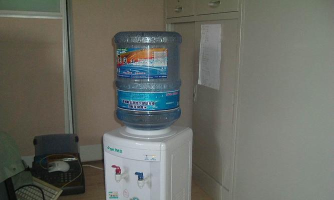 饮水机冷水没热水，怎么回事（寻找饮水机冷水没有热水的解决方案）