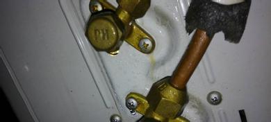 应对空调排水管道漏水的方法（解决空调排水管道漏水问题的有效措施）