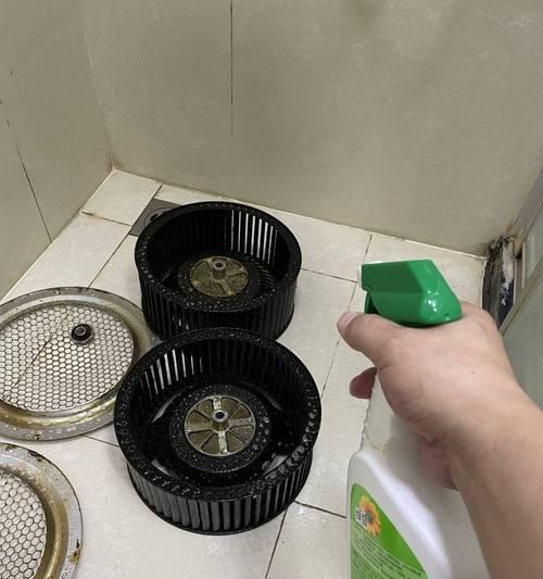 油烟机油的处理与清洗方法（简单易行的清洁技巧让你的油烟机焕然一新）