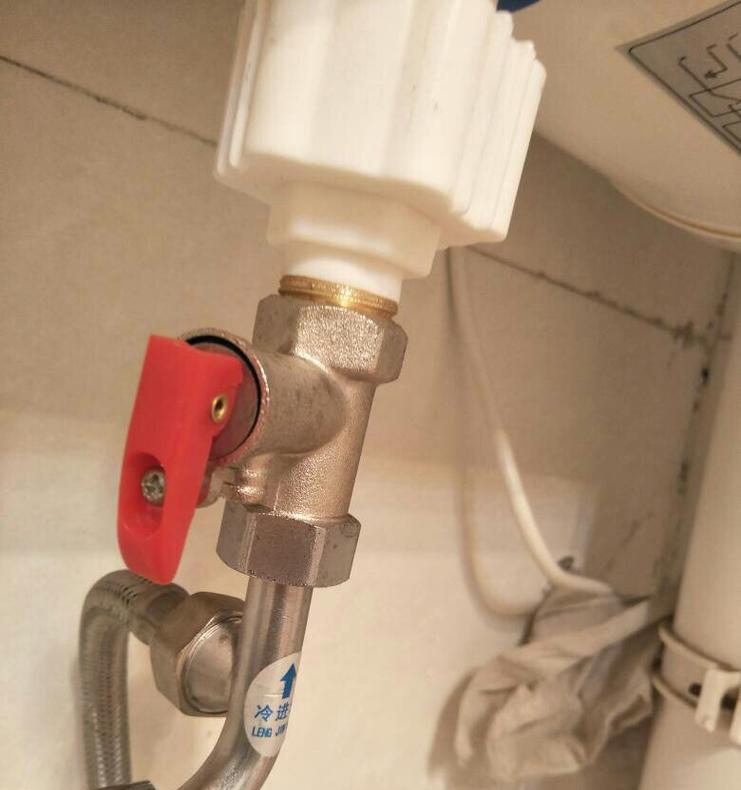 如何解决热水器无法进水的问题（探索热水器无法进水的原因及解决方法）