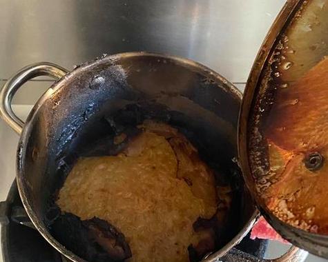 电饭煲煮饭为何容易糊（解析电饭煲煮饭糊的原因及避免方法）