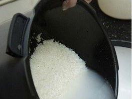 电饭煲蒸煮速度慢的原因及解决方法（揭秘电饭煲蒸煮速度慢的真相）