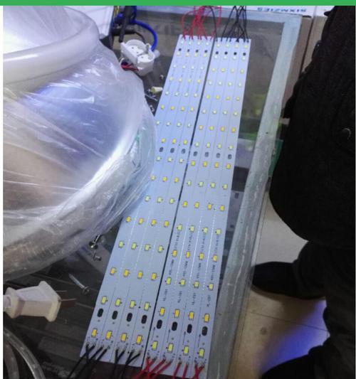 如何修理坏了的LED灯条（解决LED灯条故障的有效方法和注意事项）