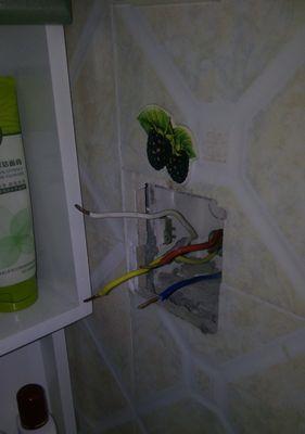 电灯接触不良的修理方法（如何操作修复电灯接触不良问题）
