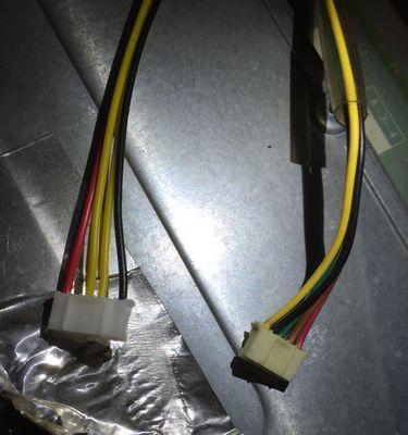 老式显示器冒烟修理指南（保护自己的设备）