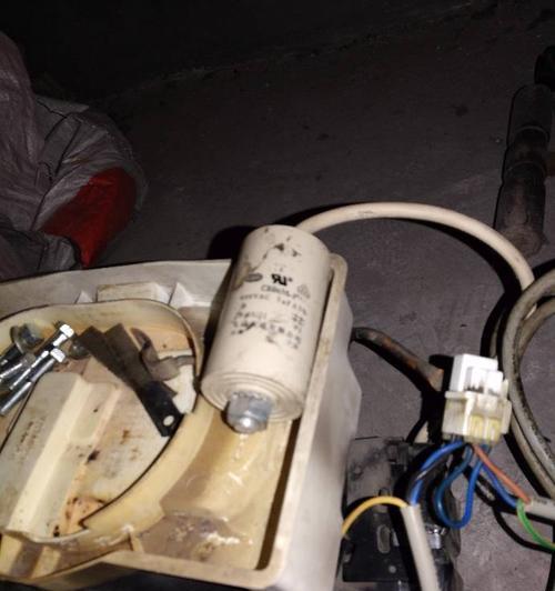 冰箱压缩机自检漏方法（使用冰箱压缩机进行压缩检漏的步骤和注意事项）