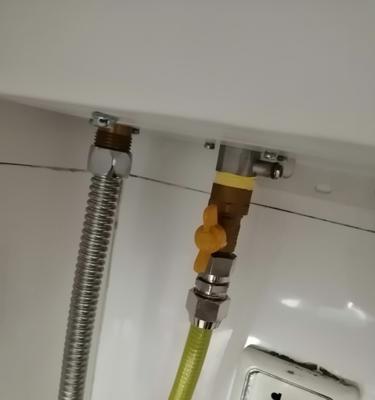 燃气灶铜接头损坏的应对方法（解决燃气灶铜接头故障的有效措施）