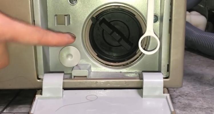 洗衣机排水未开启怎么办（解决洗衣机排水问题的简便方法）