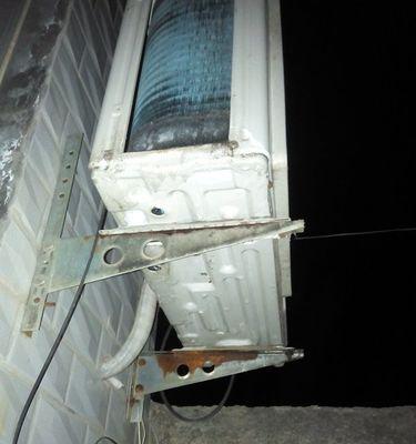 空调水往里面流是怎么回事（揭秘空调中的水循环机制）