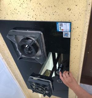 如何清洗名气油烟机（轻松解决油烟机清洗难题）