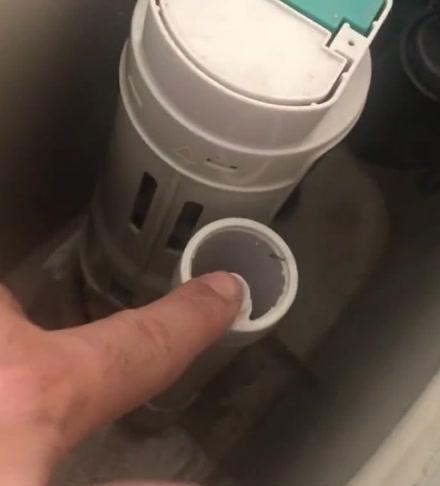 净水器水箱漏水维修费用解析（为什么净水器水箱会漏水）