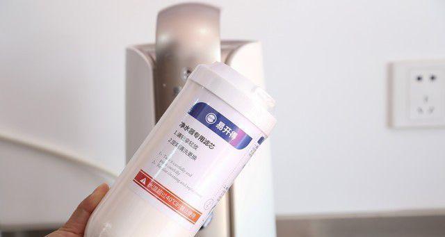 如何解决更换净水器滤芯后无水问题（净水器滤芯更换后无法流水）