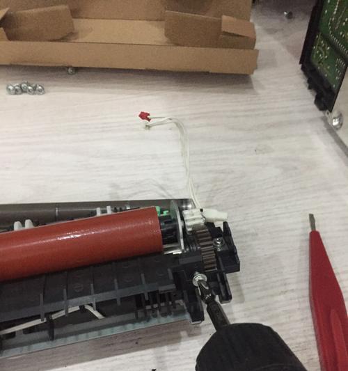 打印机定影灯管测量方法（精确测量打印机定影灯管的有效方法）