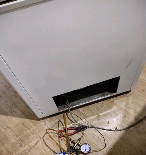 冰柜盘内管维修方法介绍（解决冰柜盘内管问题的有效措施）